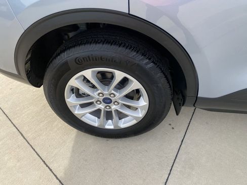 Used 2022 Ford Escape SE w/ Cold Weather Package image 9