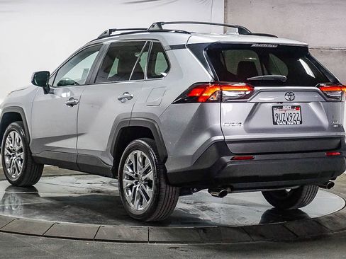 Certified 2025 Toyota RAV4 XLE Premium AWD/4WD image 9
