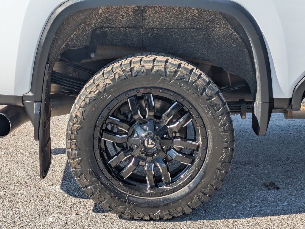 Used 2024 Chevrolet Silverado 2500 LTZ w/ LTZ Premium Package AWD/4WD image 11
