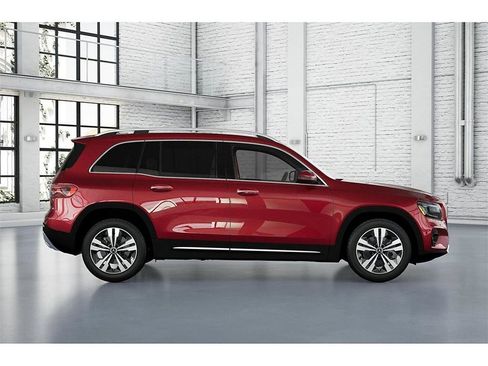 New 2026 Mercedes-Benz GLB 250 4MATIC image 2