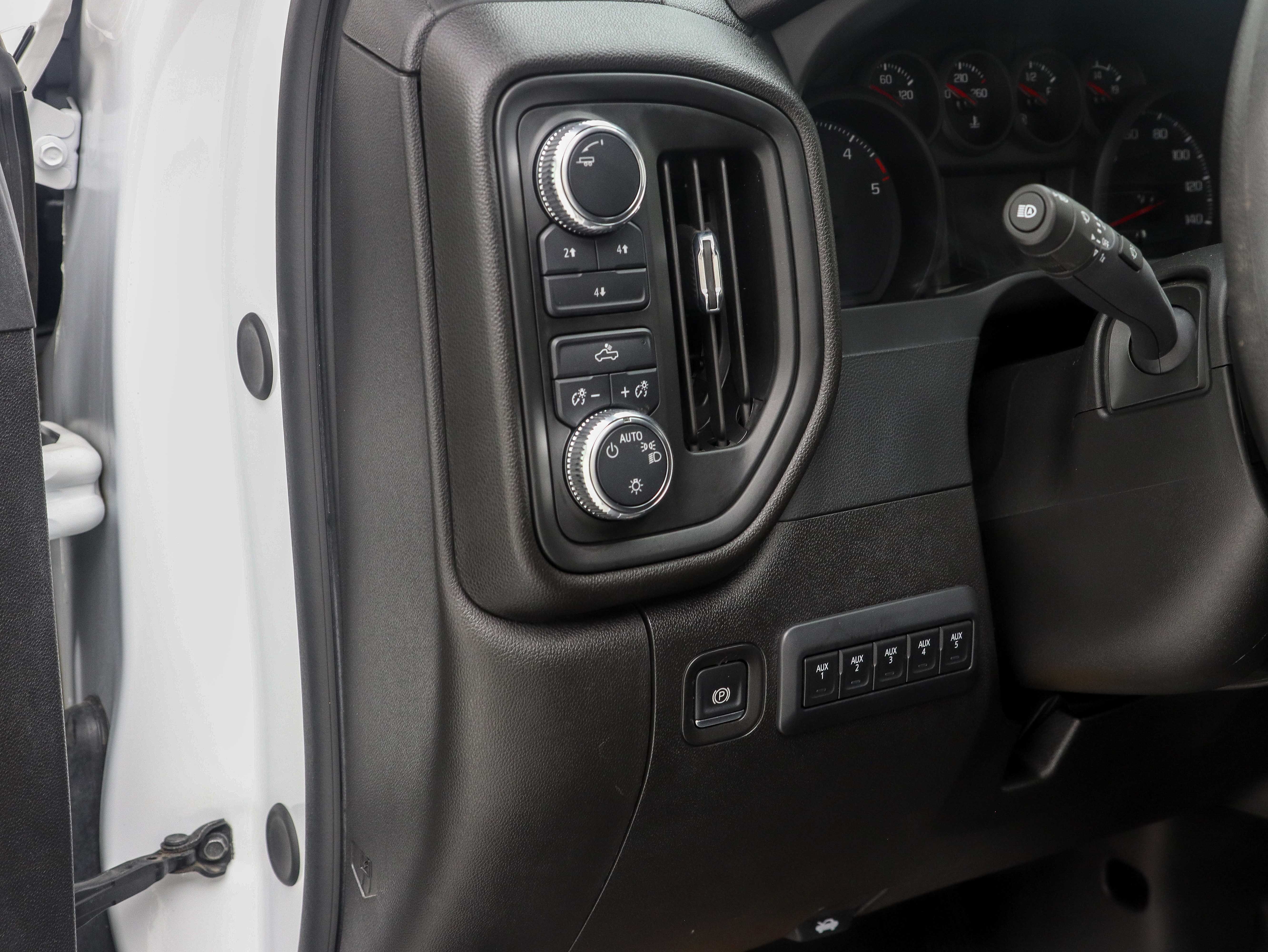 Used 2024 GMC Sierra 3500 Pro w/ Convenience Package AWD/4WD image 18