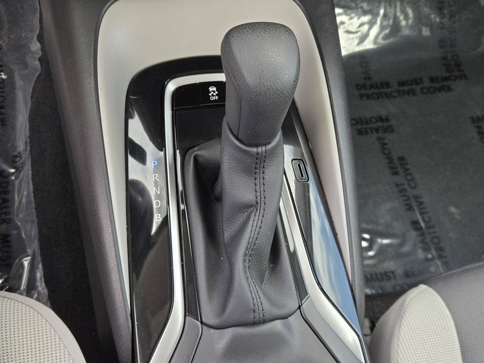 Used 2025 Toyota Corolla LE FWD image 11
