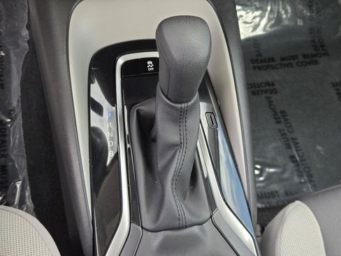 Used 2025 Toyota Corolla LE FWD image 11