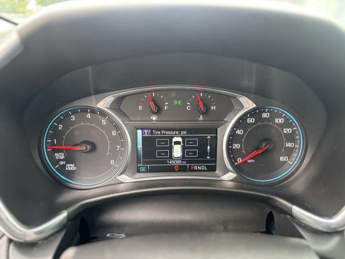 Used 2018 Chevrolet Equinox Premier image 11