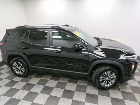 Used 2025 Chevrolet Equinox LT w/ Convenience Package II AWD/4WD image 5