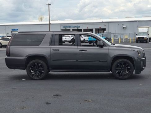 Used 2018 Cadillac Escalade ESV Luxury RWD image 4