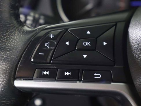 Used 2018 Nissan Rogue SV w/ Sun & Sound Touring Package image 45