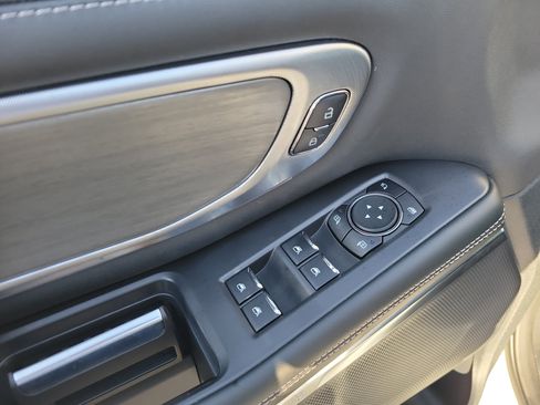 Used 2025 Ford Expedition Platinum w/ Driver's Package image 21