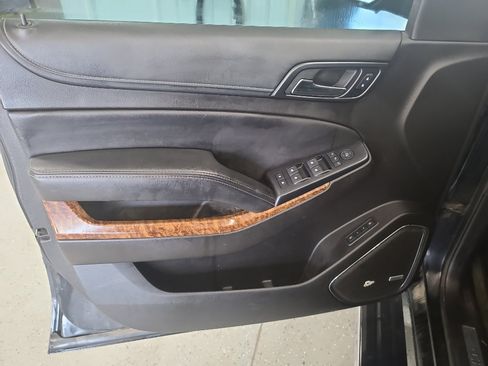 Used 2015 Chevrolet Suburban LTZ AWD/4WD image 9