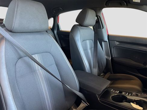 Used 2024 Honda Civic Sport image 25