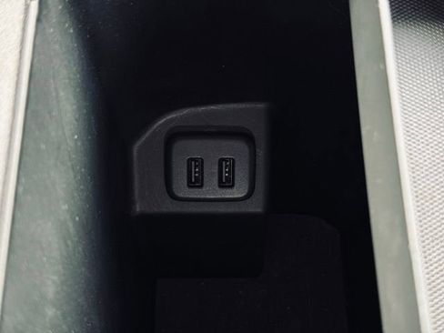 Used 2023 GMC Terrain SLT image 34