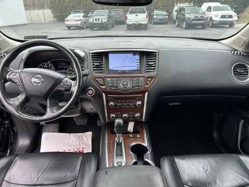 Used 2018 Nissan Pathfinder Platinum image 27