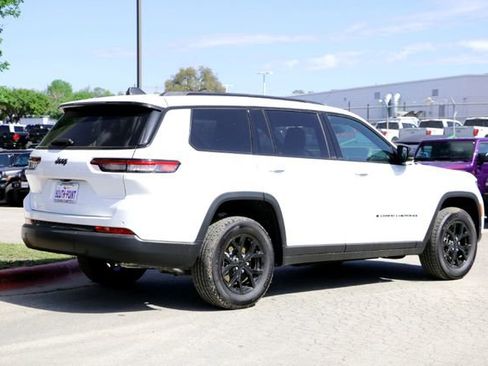 New 2025 Jeep Grand Cherokee L Altitude RWD image 5