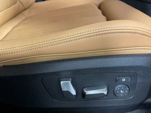 Used 2022 BMW X5 xDrive40i w/ Premium Package image 16