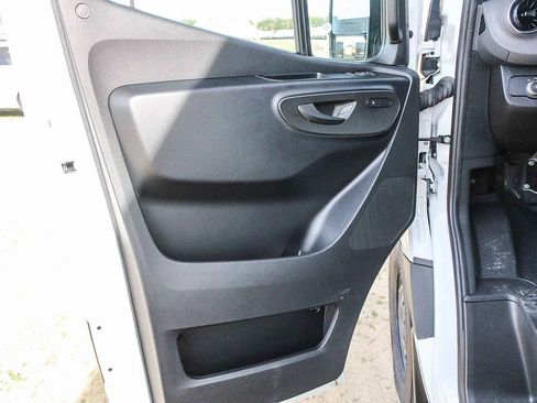 New 2025 Mercedes-Benz Sprinter 2500 image 17