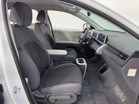 Used 2024 Hyundai Ioniq 5 SEL image 14