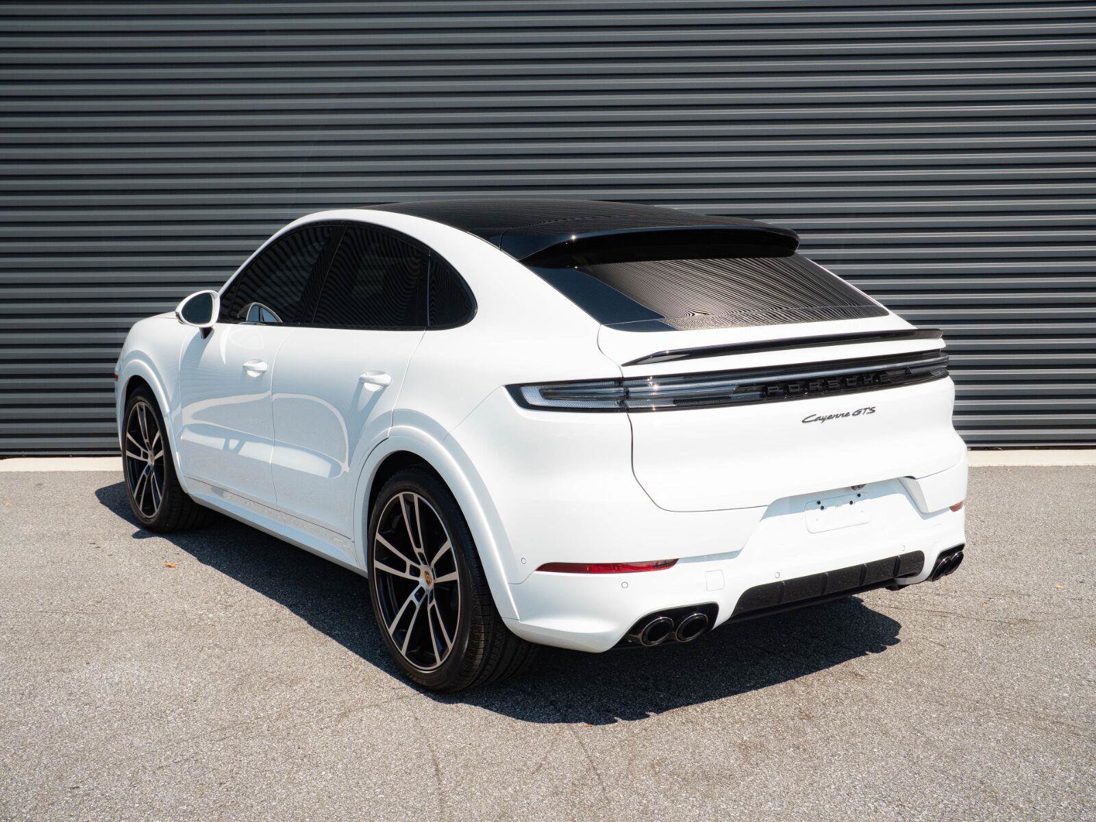 Certified 2026 Porsche Cayenne GTS AWD/4WD image 3