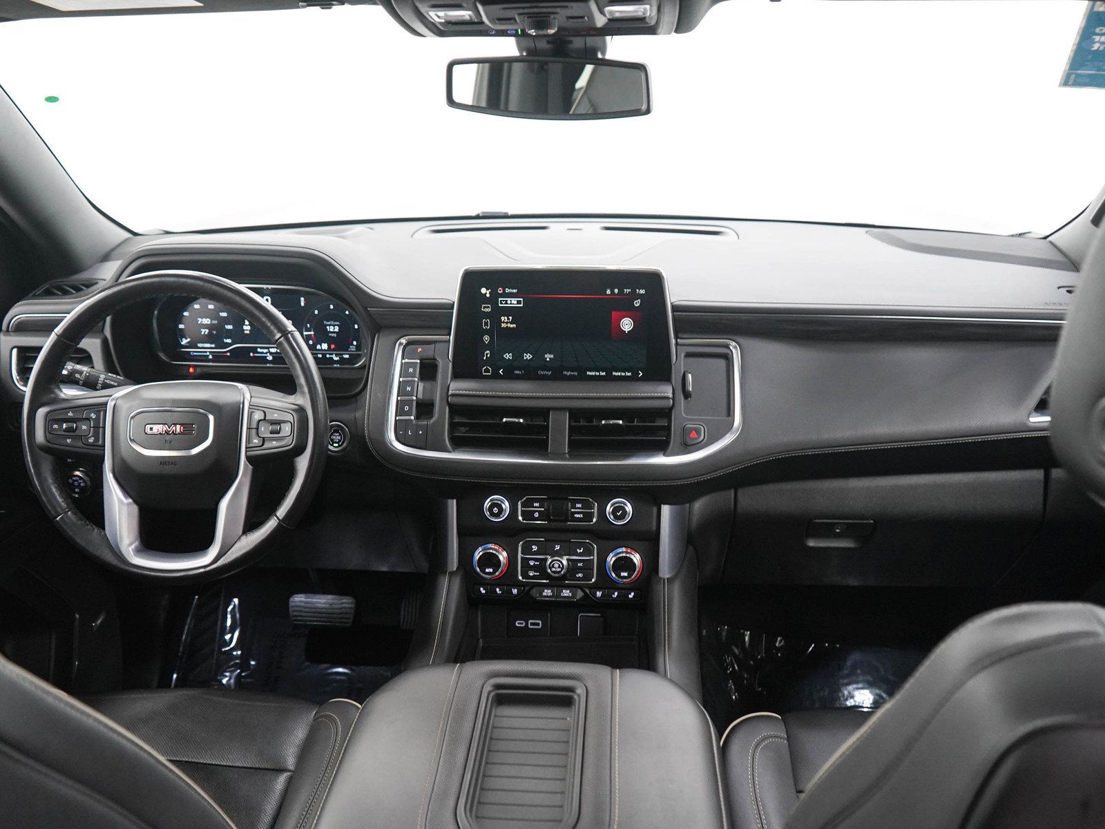 Used 2022 GMC Yukon SLT w/ SLT Premium Package AWD/4WD image 13