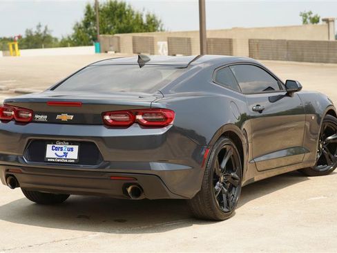 Used 2019 Chevrolet Camaro LT RWD image 5