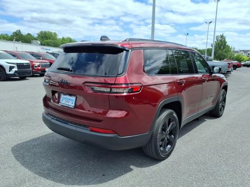 Used 2023 Jeep Grand Cherokee L Laredo AWD/4WD image 3