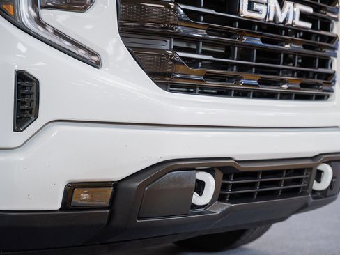 Used 2022 GMC Sierra 1500 Elevation w/ Preferred Package AWD/4WD image 18