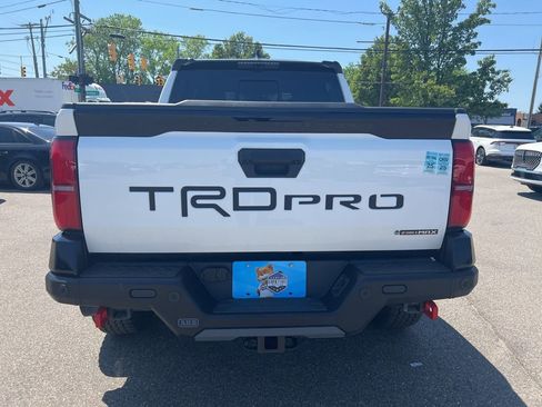 Used 2025 Toyota Tacoma TRD Pro AWD/4WD image 7
