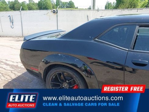 Used 2016 Dodge Challenger SRT Hellcat image 40