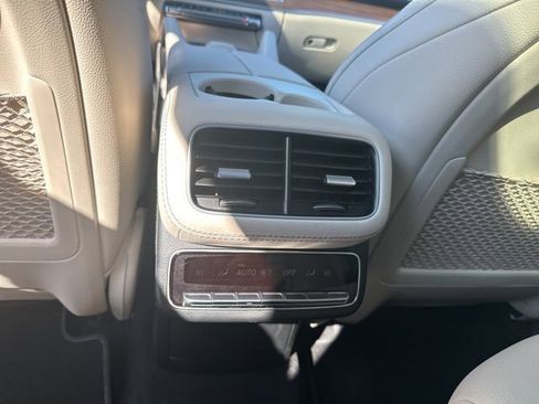 Certified 2025 Mercedes-Benz GLS 450 4MATIC image 6