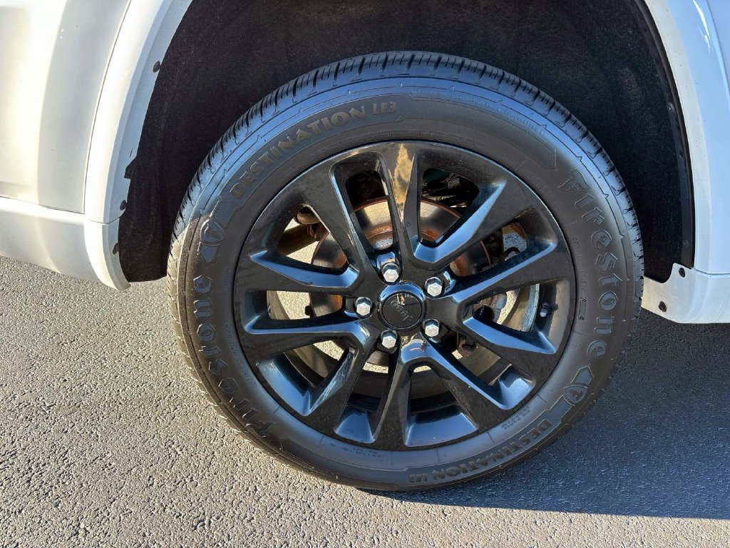 Used 2018 Jeep Grand Cherokee Altitude AWD/4WD image 31