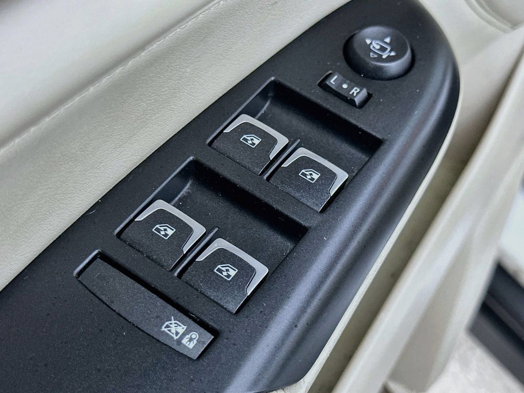 Used 2014 Cadillac SRX Luxury FWD image 22