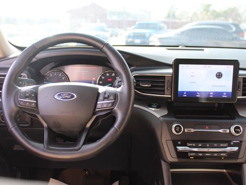 Used 2020 Ford Explorer XLT w/ Equipment Group 202A image 21