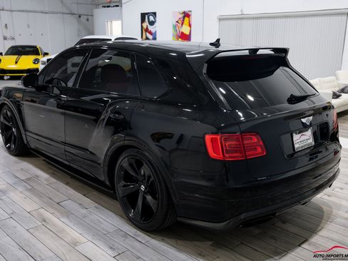 Used 2018 Bentley Bentayga image 16