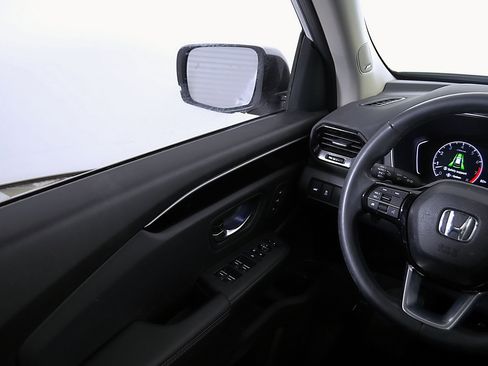 Used 2023 Honda Pilot Touring image 27