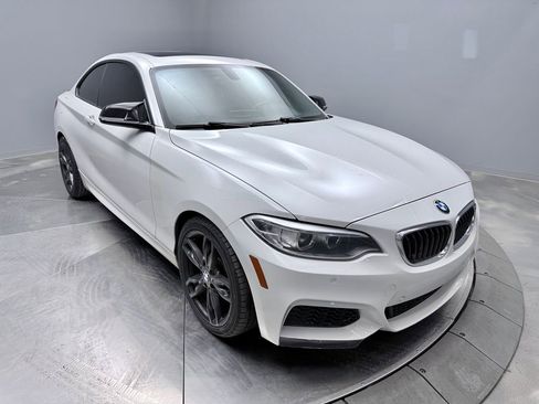 Used 2016 BMW M235i xDrive Coupe image 3