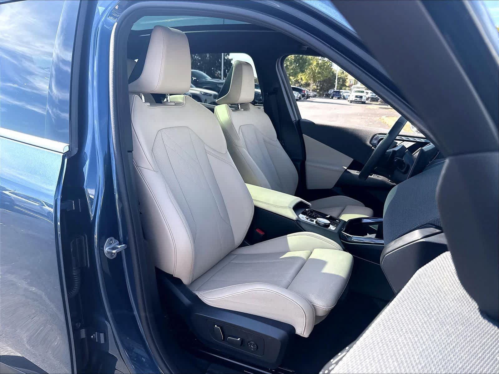 Used 2025 BMW X3 xDrive30i w/ Premium Package AWD/4WD image 32