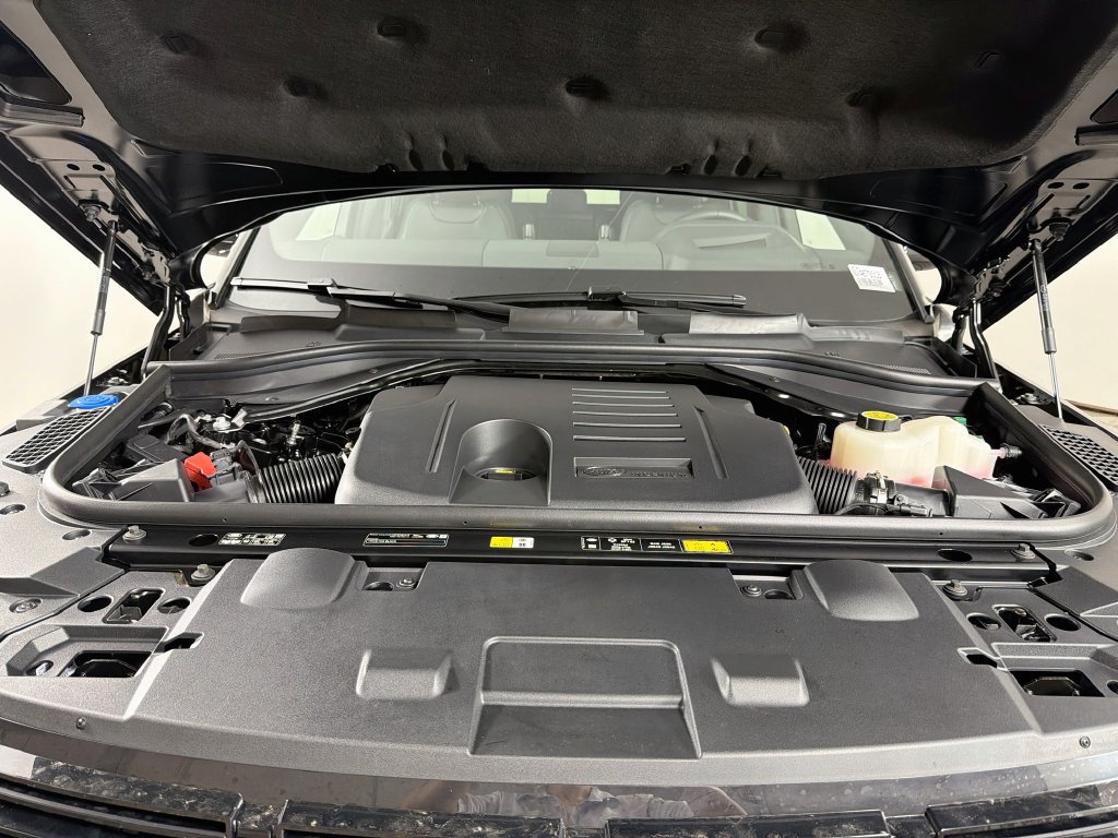 New 2027 Land Rover Range Rover Sport Dynamic SE AWD/4WD image 32