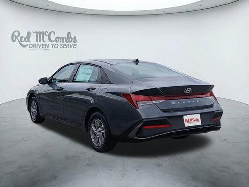 New 2026 Hyundai Elantra SE image 3