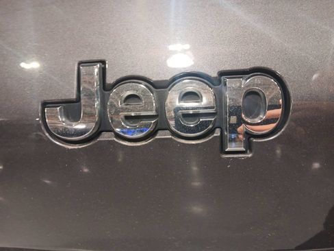 Used 2022 Jeep Grand Cherokee L Limited AWD/4WD image 25
