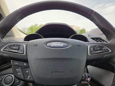 Used 2018 Ford Escape SEL w/ Ford Safe & Smart Package FWD image 32