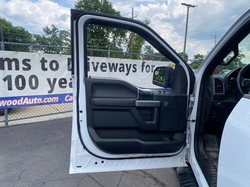 Used 2018 Ford F150 XLT w/ Equipment Group 302A Luxury AWD/4WD image 12