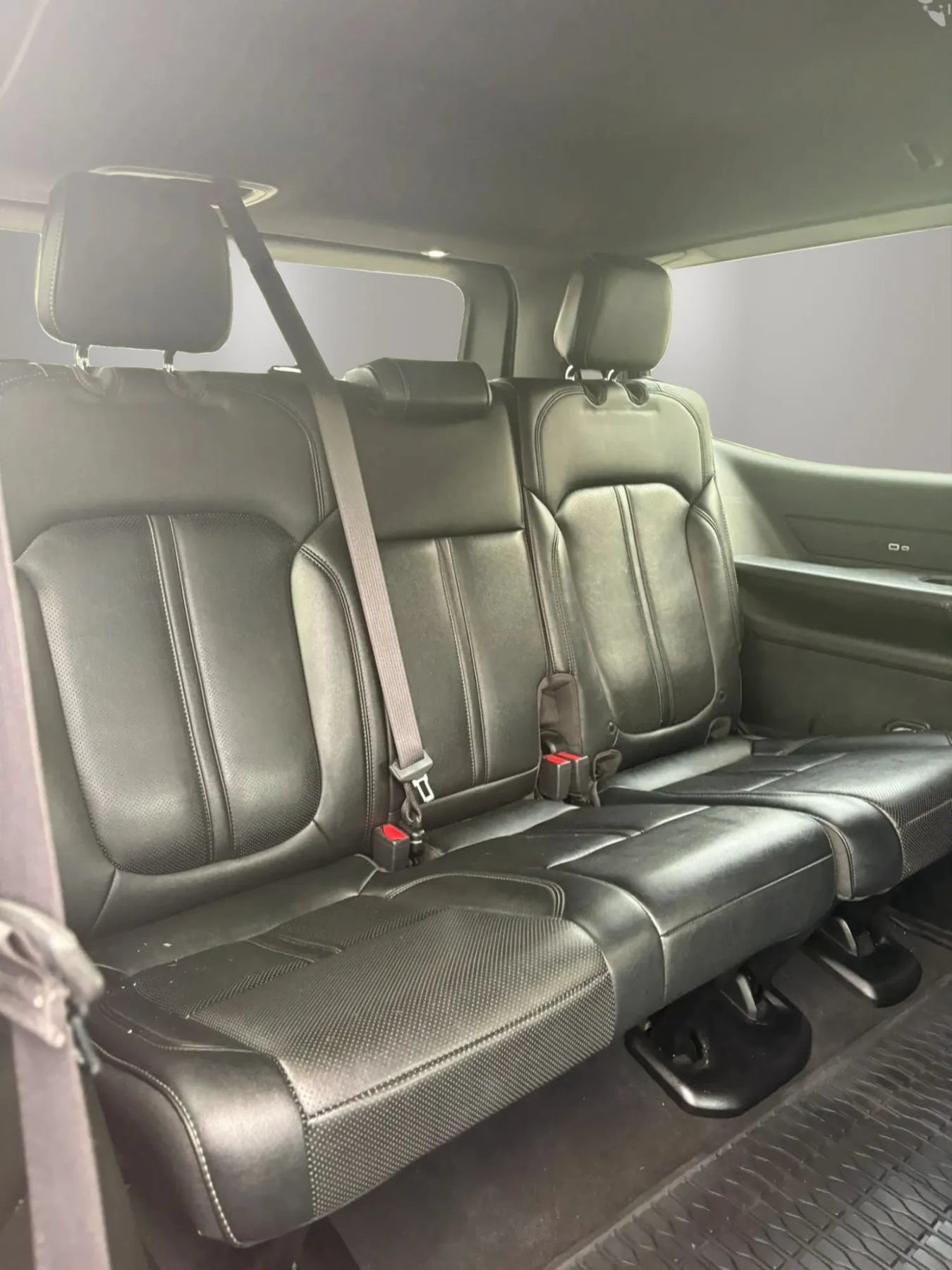 Used 2024 Jeep Wagoneer Series II AWD/4WD image 39
