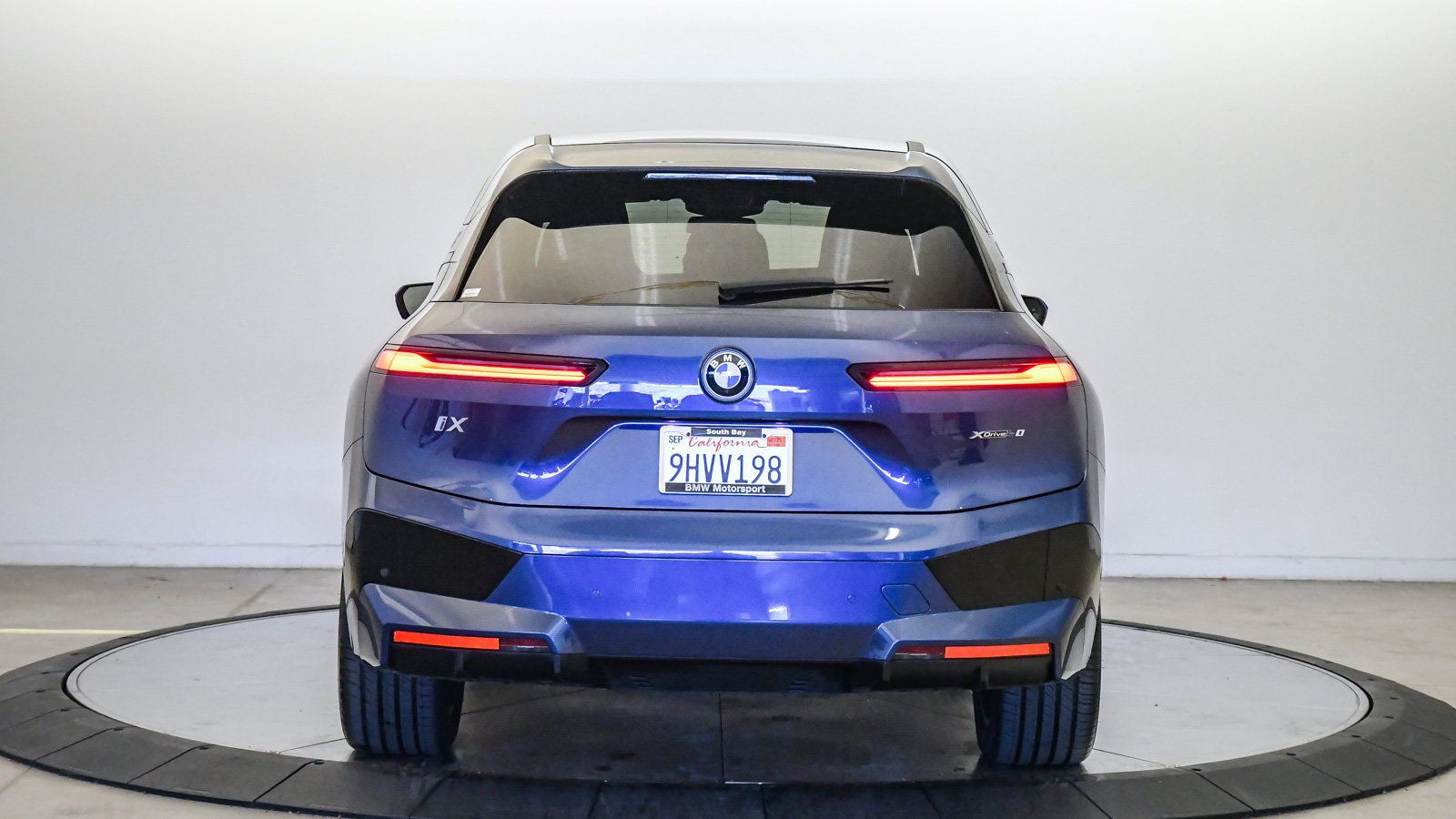 Certified 2024 BMW iX xDrive50 w/ Premium Package AWD/4WD image 3