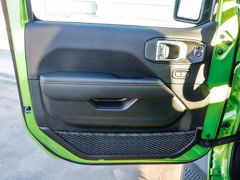 New 2025 Jeep Gladiator Sport image 22