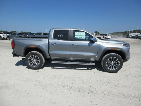 New 2026 GMC Canyon Denali AWD/4WD image 3