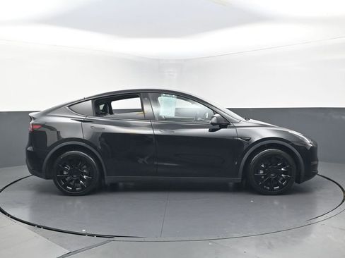 Used 2023 Tesla Model Y Long Range AWD/4WD image 10