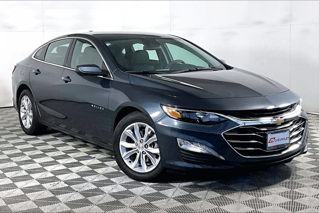 Used 2021 Chevrolet Malibu LT FWD image 11