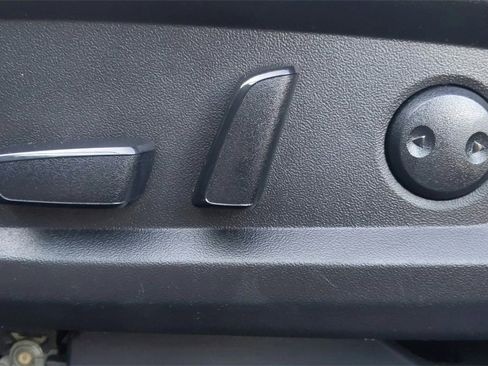 Used 2023 Mitsubishi Outlander SE image 17