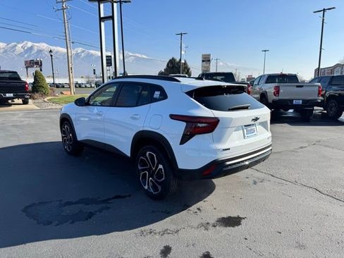 New 2026 Chevrolet Trax RS w/ Driver Confidence Package FWD image 5