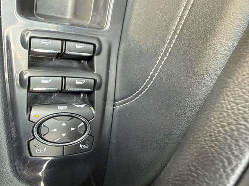 Used 2019 Ford Edge Titanium w/ Equipment Group 301A FWD image 19