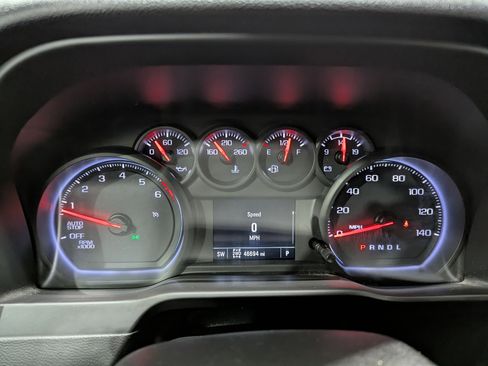 Used 2020 Chevrolet Silverado 1500 Custom w/ Custom Value Package image 17